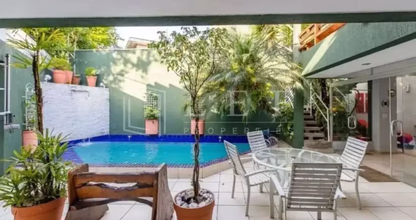 Casa com 3 quartos à venda na Rua Pascoal Vita, --, Vila Madalena, São Paulo