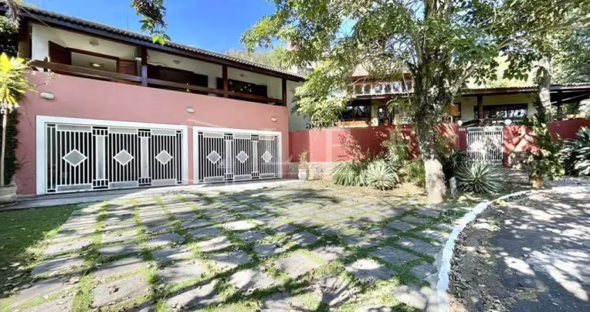 Casa em condomínio fechado com 5 quartos à venda na Rua São Lourenço, --, Águas da Fazendinha, Carapicuíba