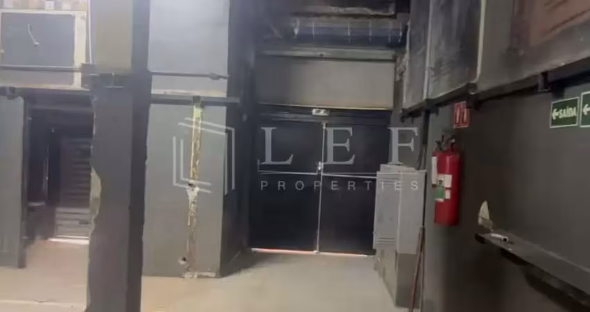 Casa comercial para alugar na Rua Vitória, 820, Santa Ifigênia, São Paulo