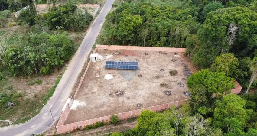 Um excelente terreno em um condomínio de chácaras em área rural do município de iranduba e a 18 km da ponte do rio negro  na saída de manaus  em direção ao município de iranduba