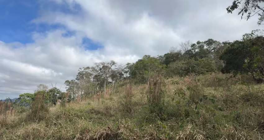 Vende-se lote para chácara com excelente topografia 800m²
