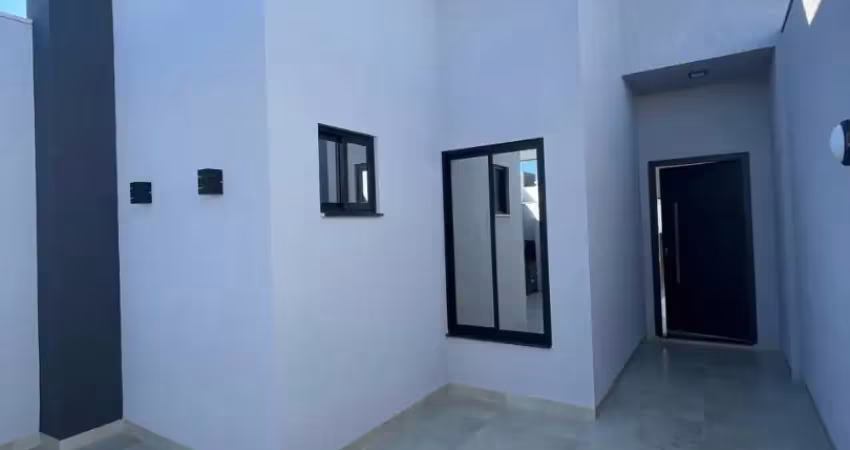 Lindo imóvel no jardim coopagro suíte mais um quarto  sobra de terreno!