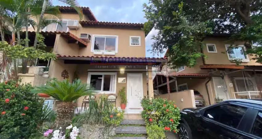 Casa em condomínio fechado com 3 quartos à venda na Rua Retiro dos Artistas, Pechincha, Rio de Janeiro