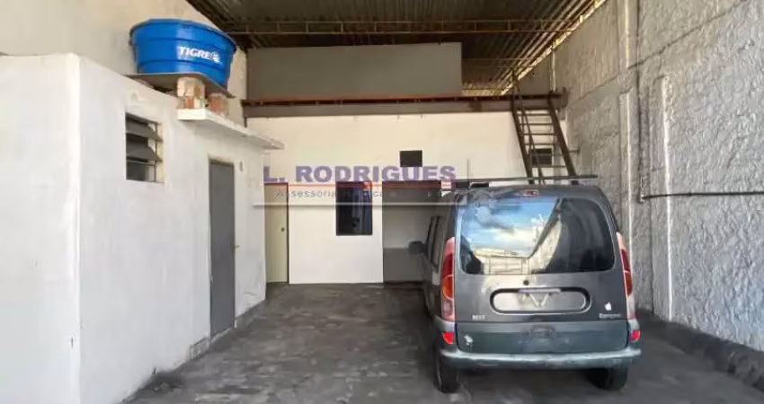 Barracão / Galpão / Depósito com 1 sala à venda na Rua Itamarati, Cascadura, Rio de Janeiro