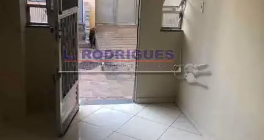 Casa com 2 quartos para alugar na Rua Mário Carpenter, Abolição, Rio de Janeiro