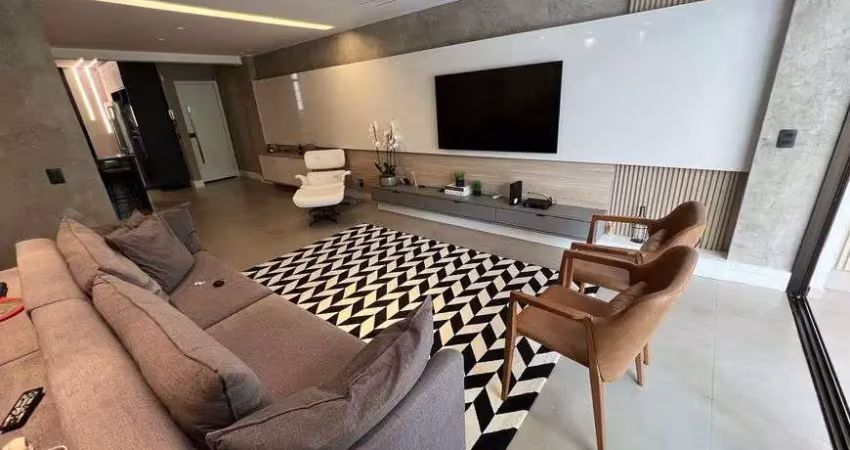 Lindíssimo apartamento - fino acabamento- 168 mts - 2 quadra da praia posto 9