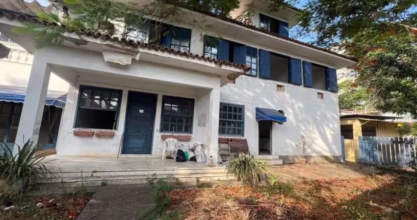Comercial ou residencial - ampla casa com super terreno livre - para comercial
