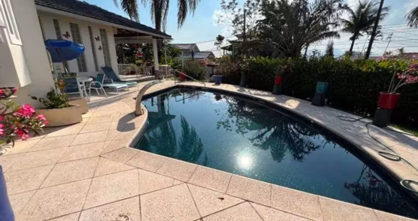 Aconchegante casa cond. eldorado - piscina - espaço gourmet