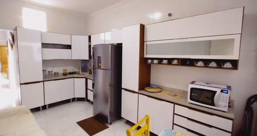 Casa a venda com tres dorms, sendo duas suites no residencial vitiello
