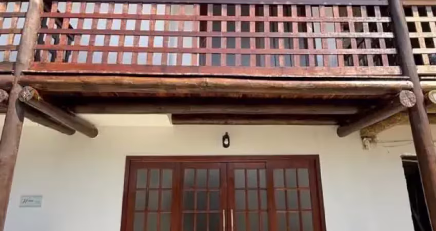 Casa/village em ótima localizacão, fino acabamento em itapuã
