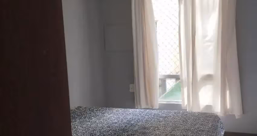 Apartamento mobiliado no costa azul, em ótima localização.