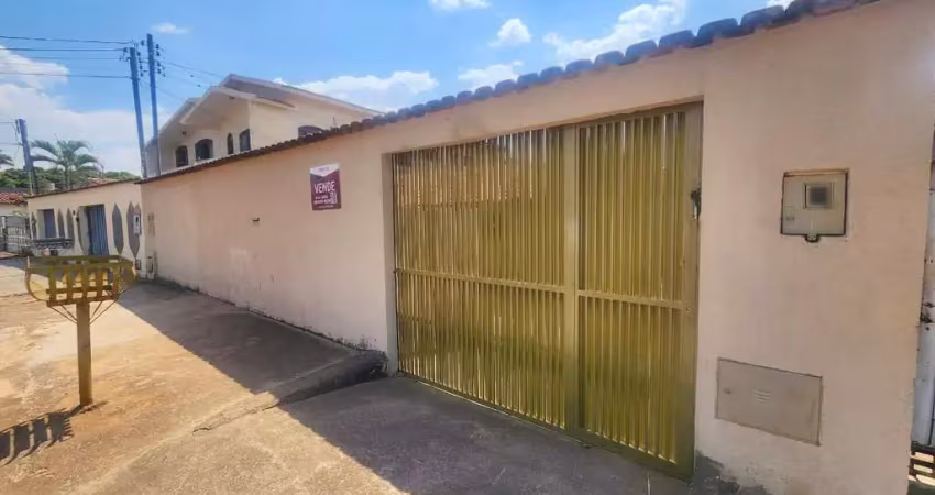 Lote com 2 casas de 3 quartos cidade jardim goiânia