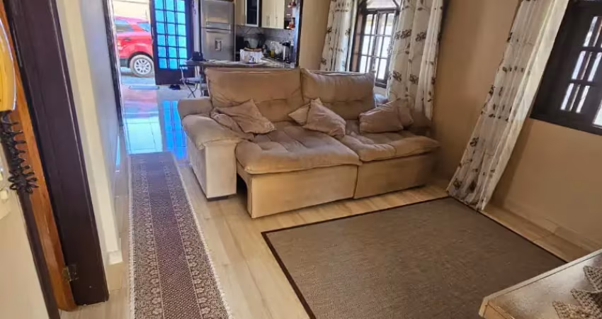 Casa plana em ótima localização 2 dormitórios 2 banheiros 1 vaga coberta