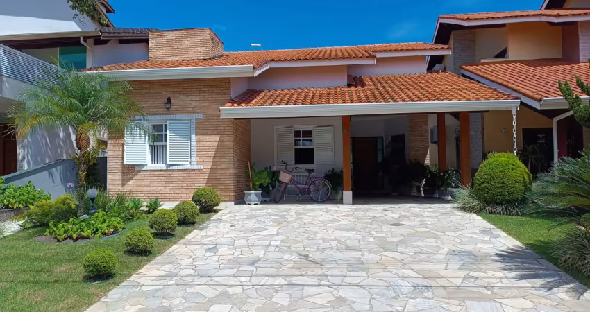 Casa com piscina a venda em condomínio fechado bougaivilleeiii em peruíbe