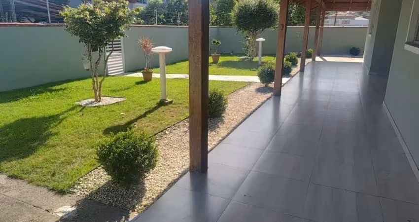 Casa com 3 quartos para alugar na Servidão Aníbal Magalhães, Cachoeira do Bom Jesus, Florianópolis