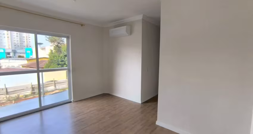Alugo lindo apartamento com 3 quartos no centro de são josé com ar-condicionado