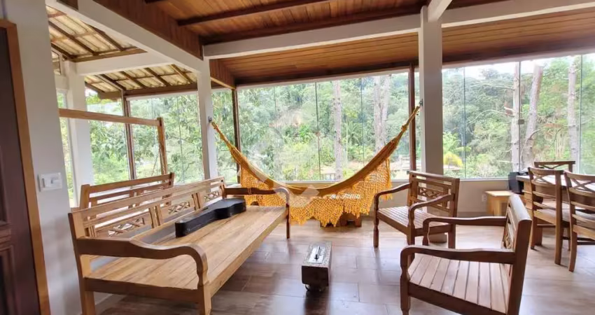 Teresópolis - casa linear  com 2 suítes -  vista panorâmica!