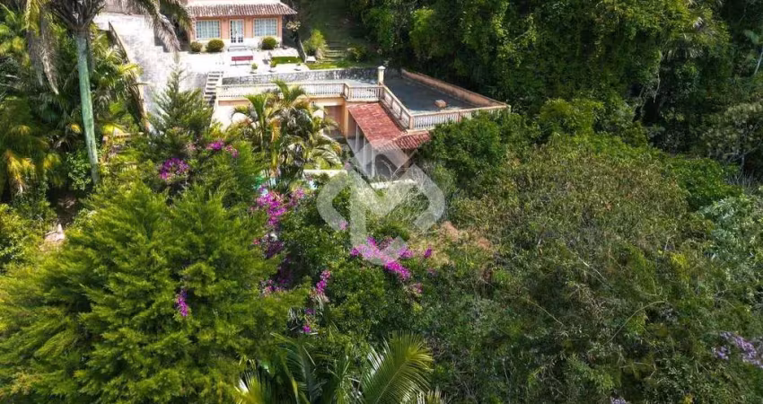 Casa com 4 quartos (sendo 3 suítes) - teresópolis rj