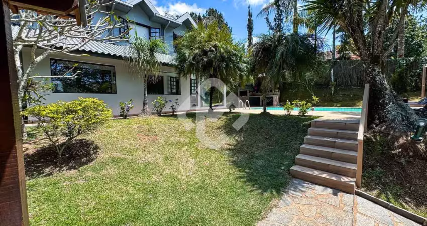 Casa em condomínio no bairro albuquerque em teresópolis - rj