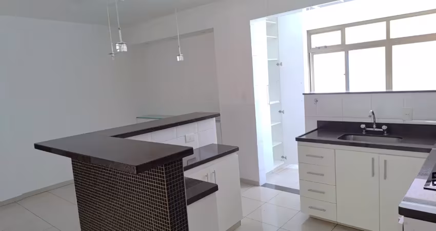 Ótimo apartamento de 03 quartos com suite e elevador no prado perto de amplo comercio