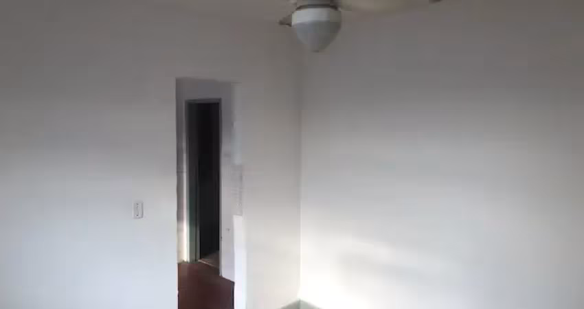 Casa com 2 quartos para alugar na Rua Miguel Ângelo, 22, Glória, Belo Horizonte