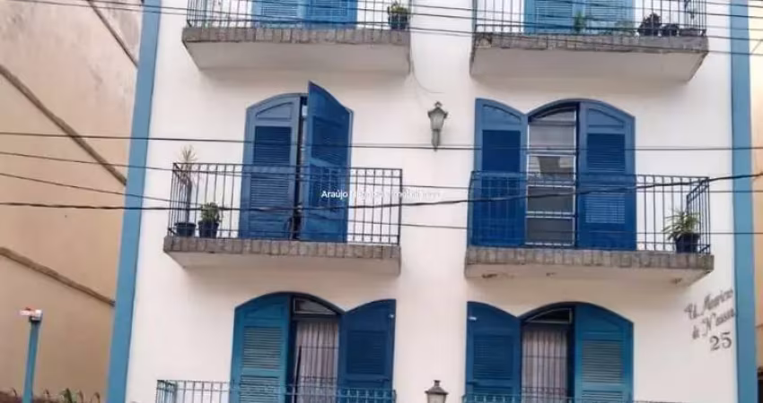 Apartamento com 3 quartos para alugar na Antônio Ribeiro, 25, Granbery, Juiz de Fora