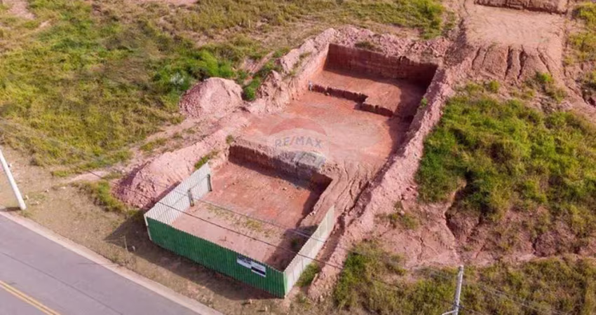 Terreno à venda com terraplenagem feita, projetos aprovados, incluso ferro para o muro de arrimo no reserva bellano, itatiba/sp