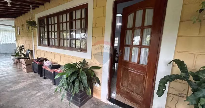 Chácara charmosa em atibaia/sp com pomar, varanda e vista para a natureza à venda r$ 492.000.
