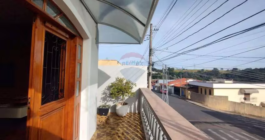 Sobrado amplo, arejado e pronto para morar em bairro tradicional de itaiba
