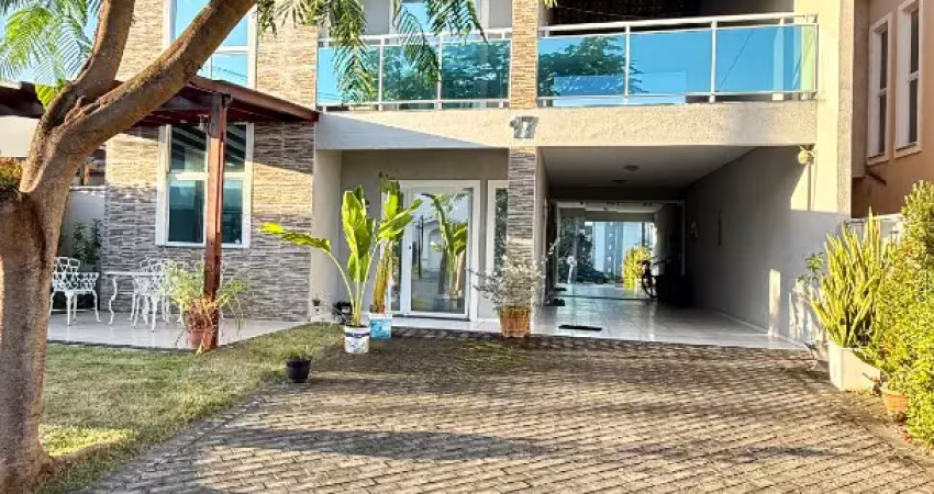 Casa duplex no condomínio jardins da serra, com 4 quartos e energia solar