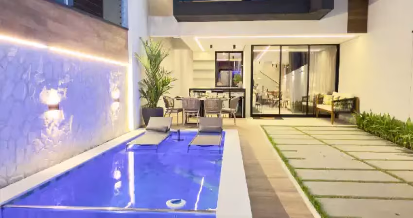 Casa duplex em rua privativa com acesso controlado no eusébio