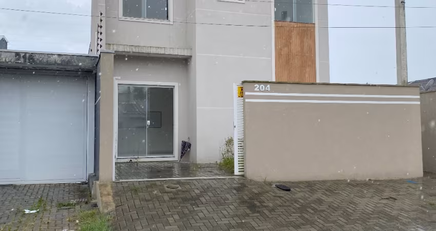 Lindo sobrado de frente pra rua.