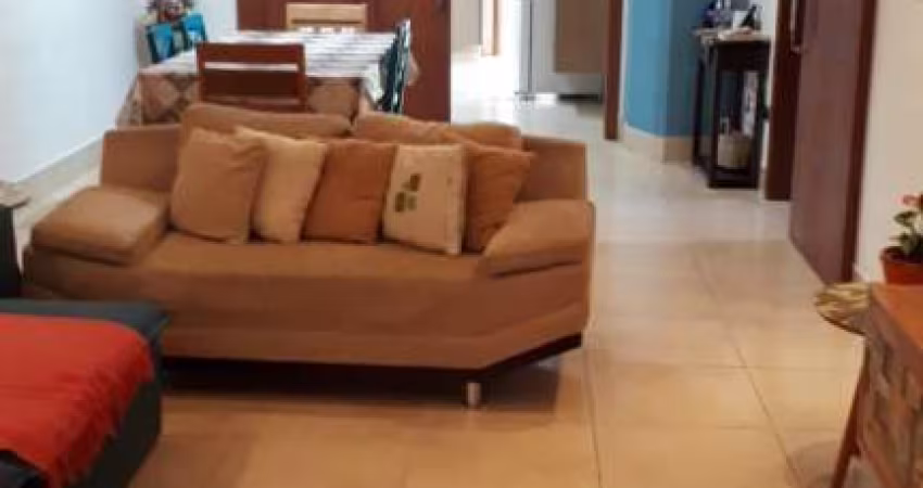 LINDA CASA TÉRREA NO PQ RENATO MAIA