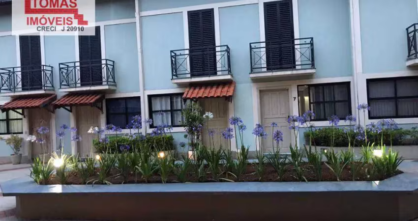 Lindo sobrado com 3 dorm. 1 suíte, 2 vagas em condomínio fechado