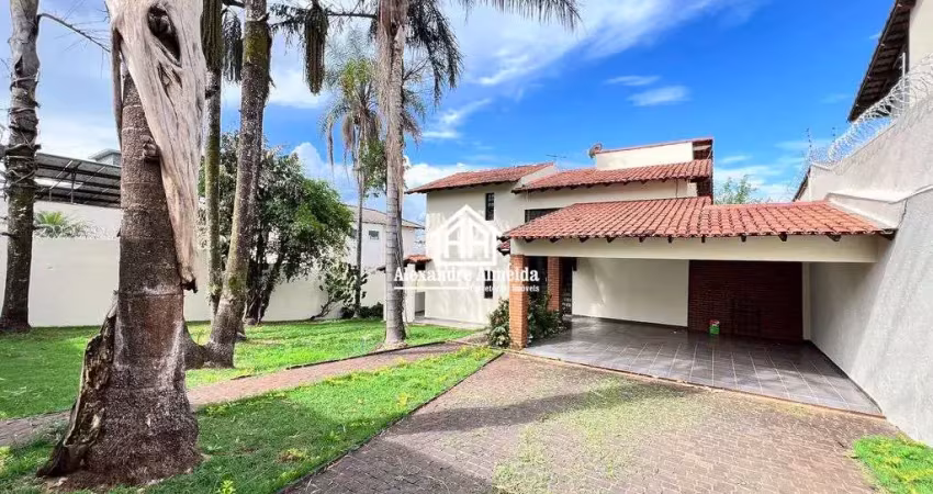 Casa com 4 quartos à venda na Cidade Jardim, Uberlândia 