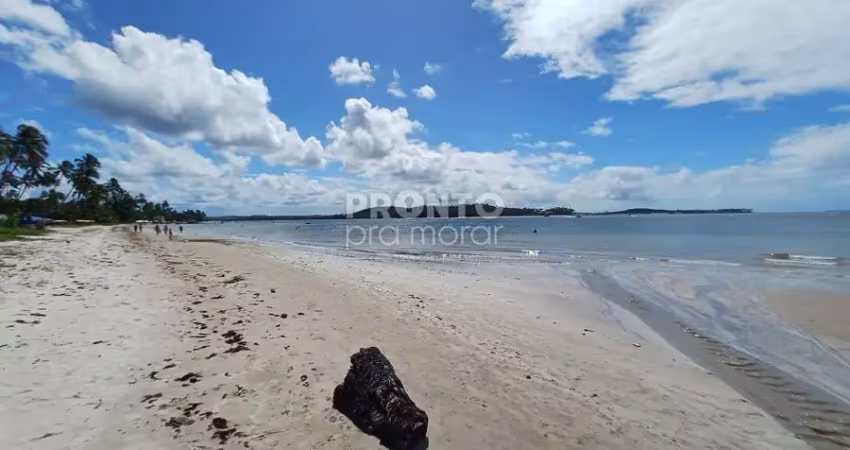 Excelente flat localizado em resort beira mar, no melhor trecho da praia dos carneiros, próximo a igrejinha.