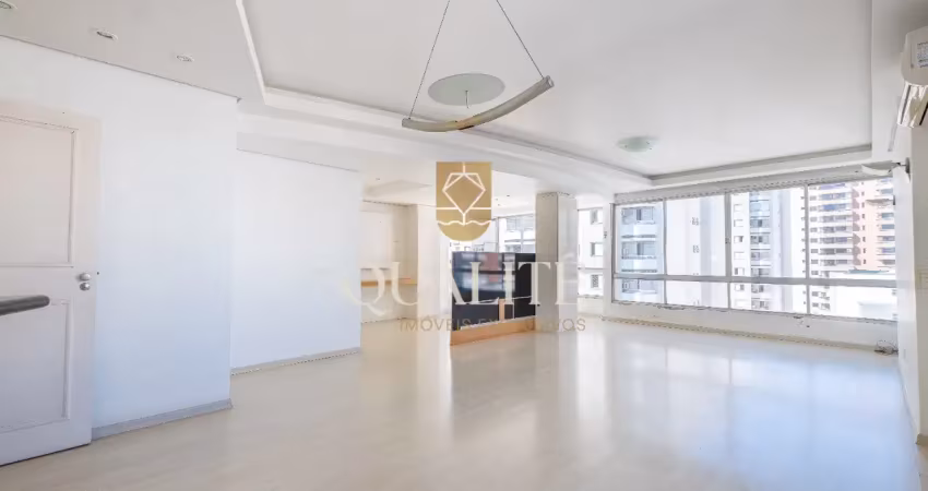 Apartamento área privativa de 140m², com 3 dormitórios, 1 suíte, dependência completa e 1vaga de garagem coberta. valor: r$ 1.650.000,00. bairro centro florianópolis