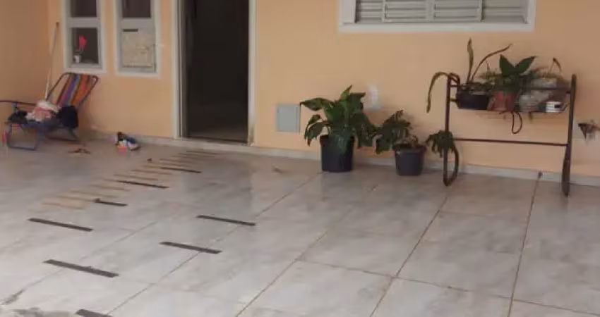 Saia do aluguel e conquiste seu lar com conforto, espaço e tranquilidade. imóvel localizado em jandira (sp), região residencial com fácil acesso a comércio, escolas e transporte público — ideal para q