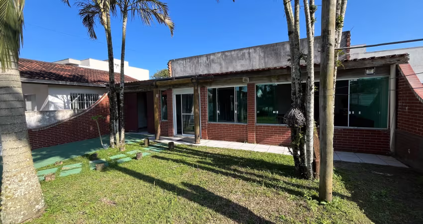 Casa sozinha terreno 2 quartos 1 suíte 4 banheiros eliana guaratuba