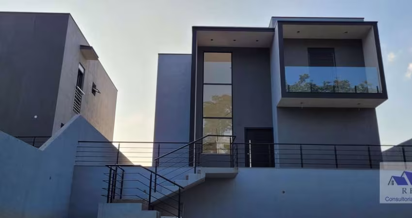 Casa de Condomínio a venda em Cotia 3 dormt, 1 suite quintal grande 4 vagas.
