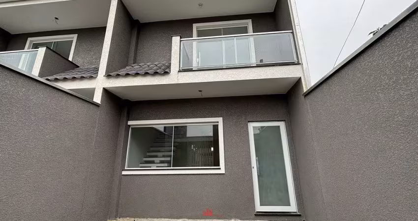 Sobrado para venda com 2 quartos em Matinhos