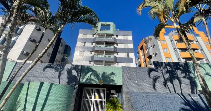 Apartamento mobiliado e decorado a venda em Caiobá