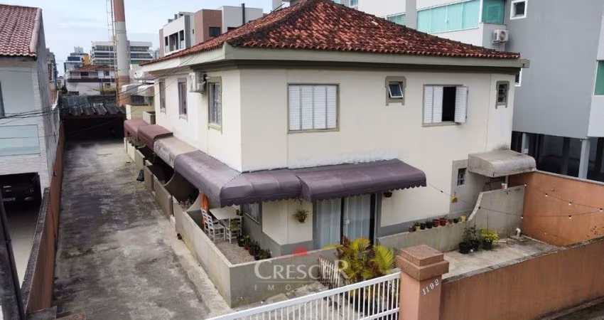 Sobrado para venda com 2 quartos em Caioba