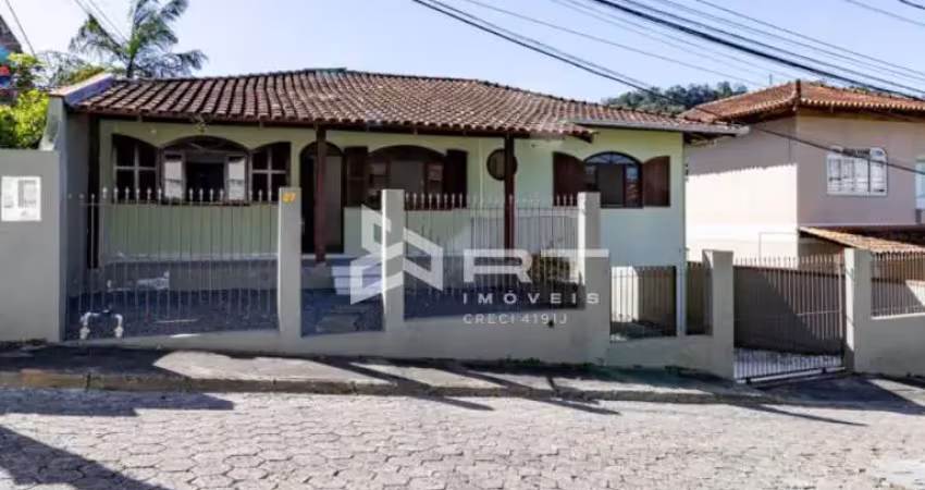 Casa com 4 quartos à venda em Água Verde, Blumenau 