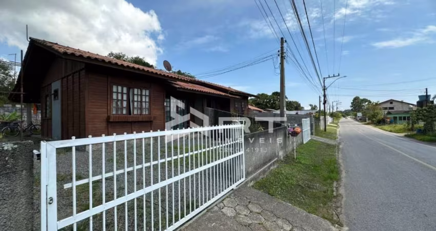 Casa com 2 quartos à venda no Centro, Penha 