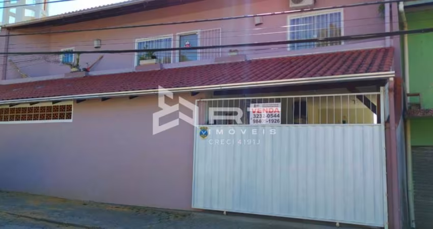 Casa com 2 quartos à venda em Água Verde, Blumenau 