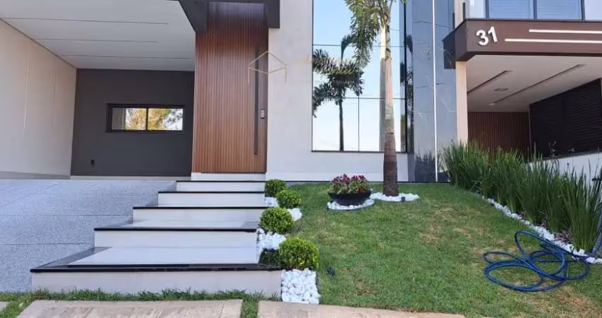 Casa nova em condomínio fechado com área de lazer completa.