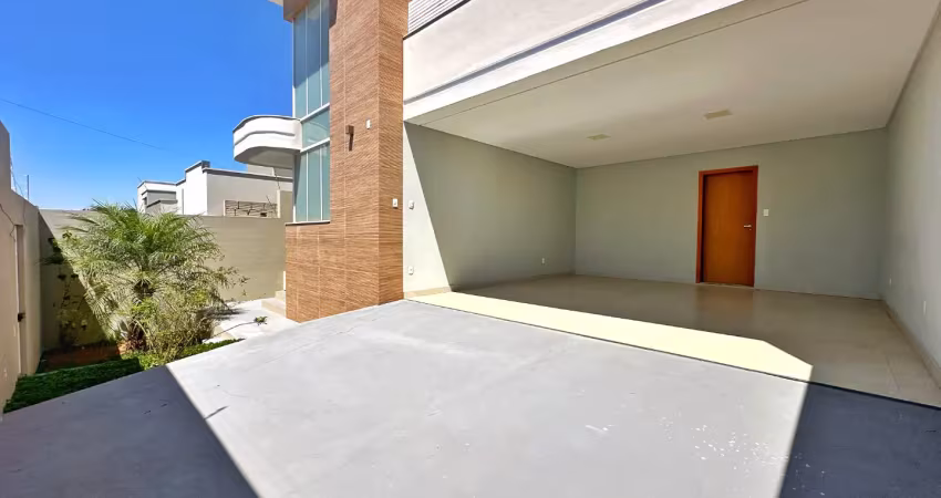 Casa à venda no parque leste: raridade, 200m², quintal gramado, integração perfeita