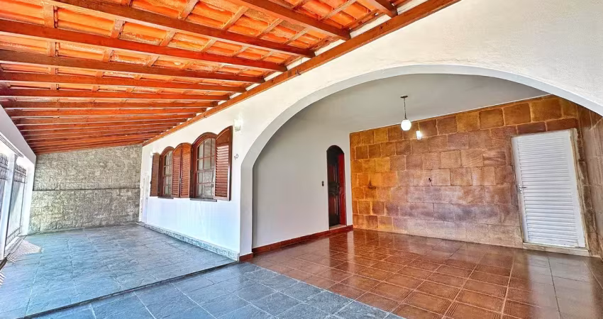 Casa à venda no jardim floresta: a 30m do batalhão, 245m² e 3 dormitórios