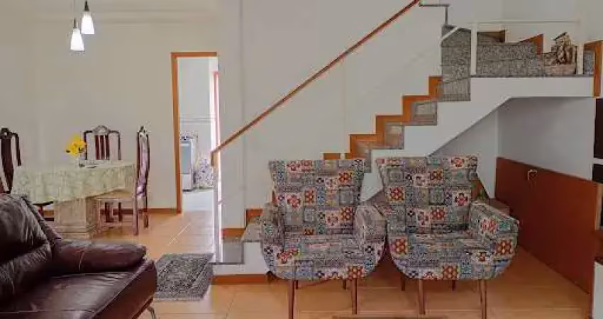 Casa com 4 dormitórios à venda, 138 m² por r$ 775.000,00 - agriões - teresópolis/rj